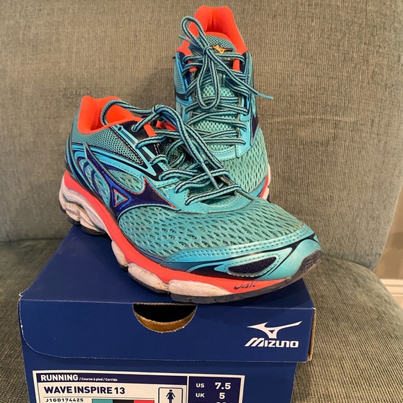 Mizuno Wave Inspire 13. Women’s Running Shoe. - Picture 2 of 5